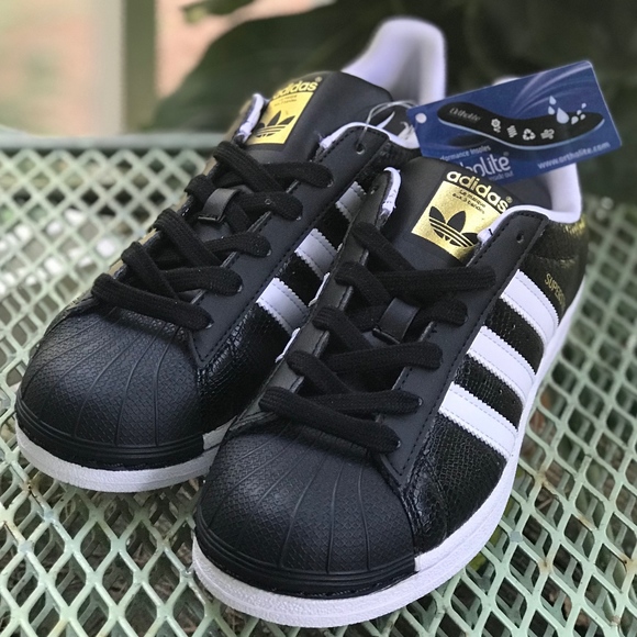 adidas Shoes - NWT adidas Superstars (Y Size 5.5=W Size 7.5)